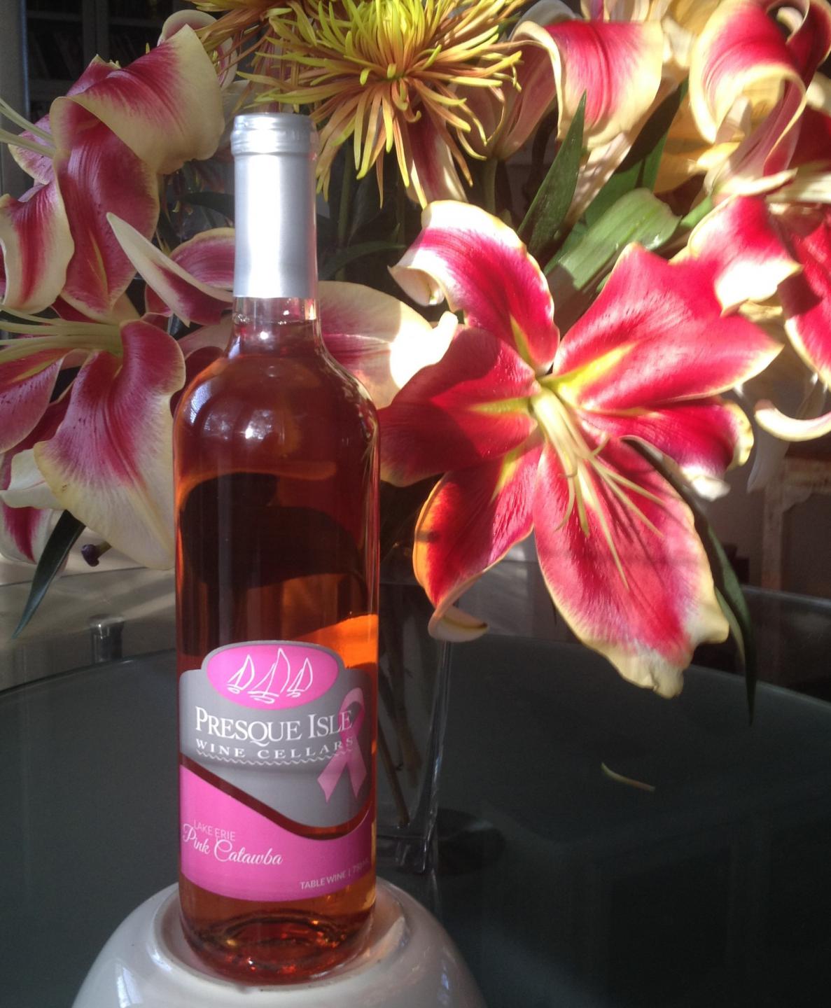 Presque Isle Wine Cellars Creekside Pink Catawba sweet Rose wine bottle
