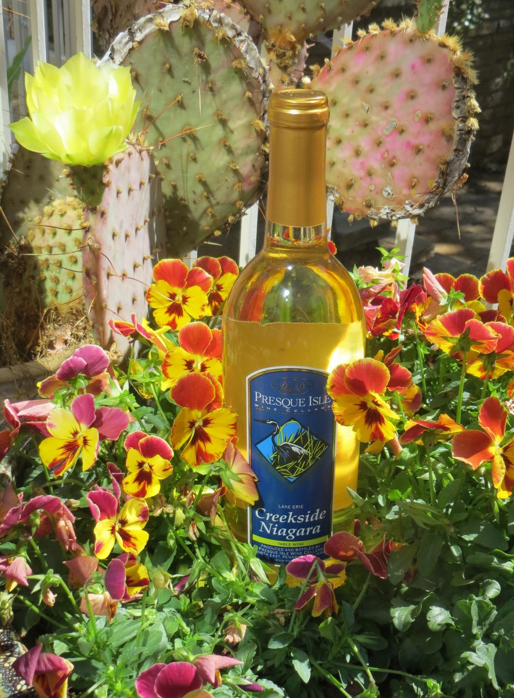 Presque Isle Wine Creekside Niagara sweet white wine photo