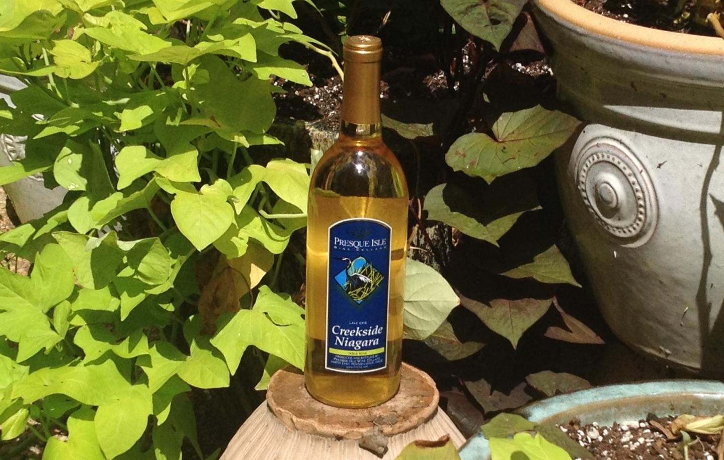 Presque Isle Wine Creekside Niagara sweet white wine photo