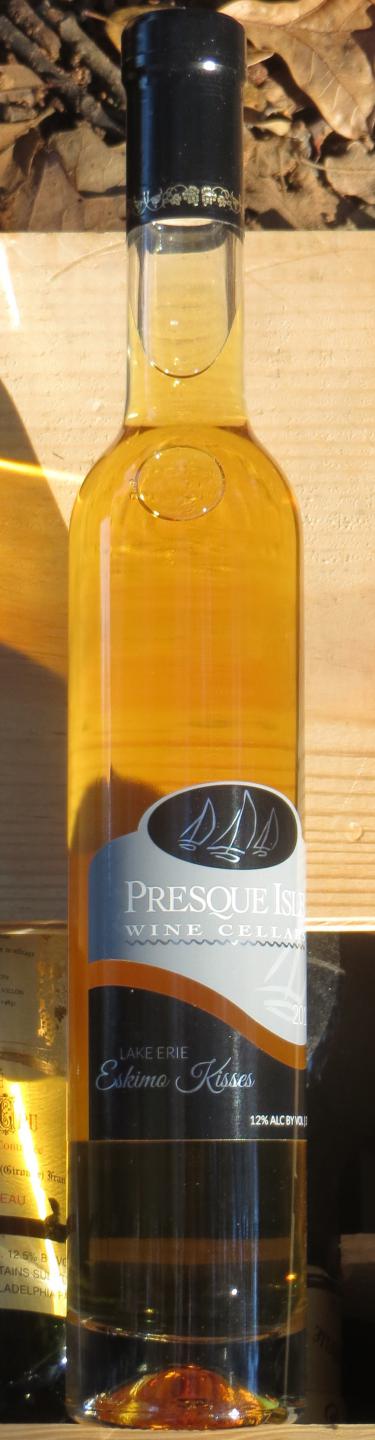 Presque Isle Wine Cellars Eskimo Kisses Vidal Ice Wine bottle
