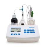 Testing wine acidity levels Hanna Mini Titrator T/A Complete Unit